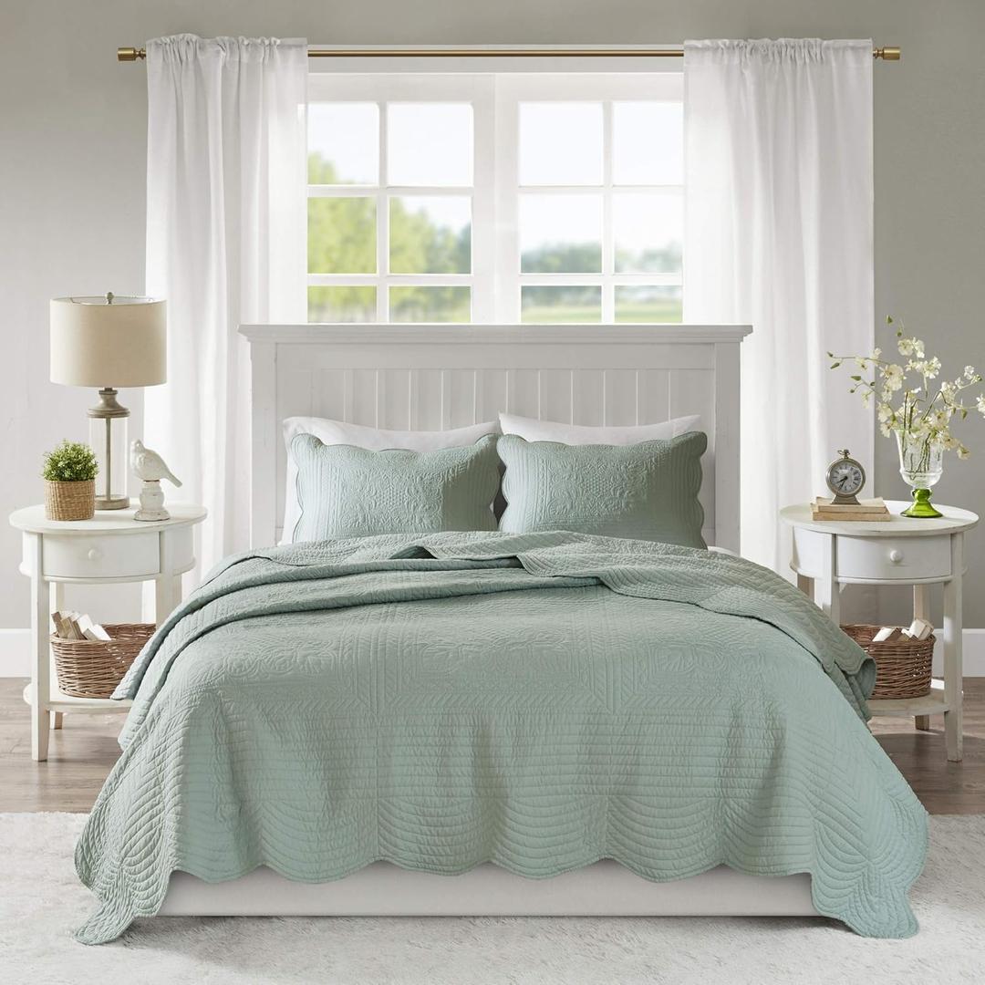 Madison Park Tuscany Quilt Set-Casual Damask Stitching Design Lightweight Coverlet Bedspread Bedding, Shams, King/Cal King(108"x96"), Medallion Seafoam 3 Piece