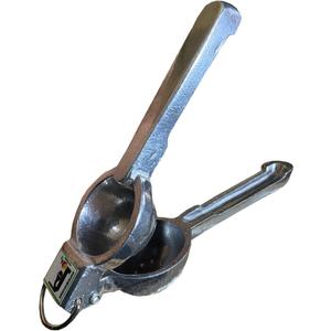 Coladera Traditional Super Sturdy Lemon Squeezer Steel Hand Press Kitchen and Bar Lime Juicer for Citrus and Lemons With Hanger Easy to Use and Clean Exprimidor de Limones Reforzado con Colgadera