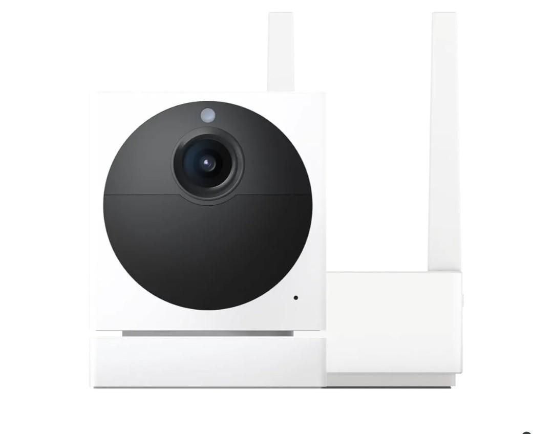 Wyze Cam Outdoor Starter Bundle v2 (1 Camera + Base Station) - 1080p HD Wireless Home Security Camera, Battery-Powered, IP65 Rated, Color Night Vision, 2-Way Audio, Compatible with Alexa & Google
