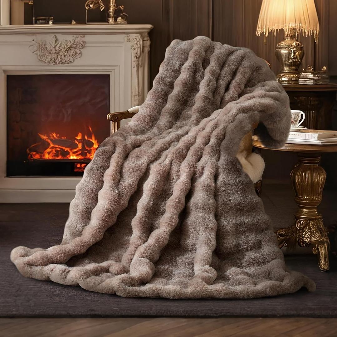 Amlie Home Faux Fur Throw Blanket for Couch, Ultra Soft Fuzzy Plush Bubble Throw for Sofa, Living Room & Home Decor, 50"x60", Cationic Bear Brown