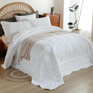 EVENHUG Oversized King Quilt California King Size Lightweight Bedding Set Reversible Bedspread Coverlets for All Seasons 3 Piece (White 120"x120")