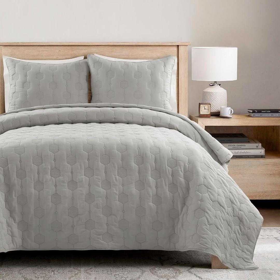 Lush Decor Hexagon Honeycomb Embroidered Textured Cotton Quilt Gray 3 Piece Set Full/Queen - Soft Lightweight Modern 3 Piece Bedding Set