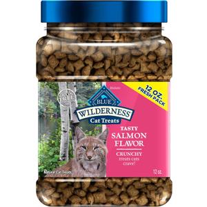 Blue Buffalo Wilderness Crunchy Cat Treats, Made with Natural Ingredients, Tasty Salmon Flavor, 12-oz Tub (EXP 03/23/26)