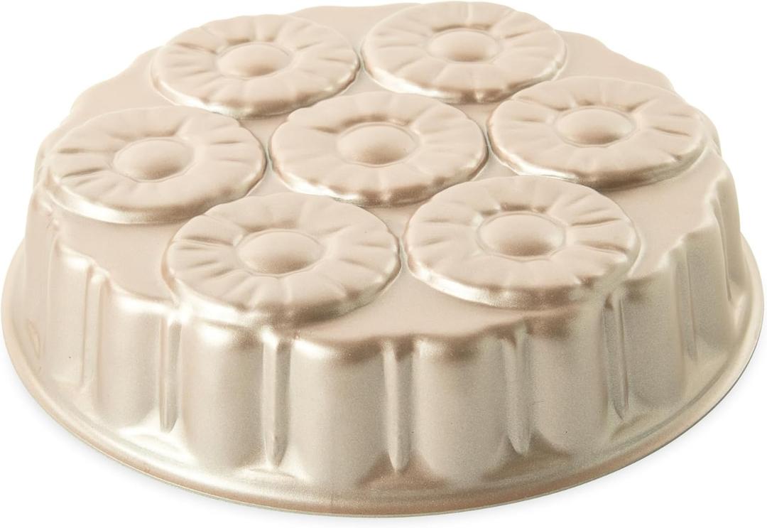 Nordic Ware Formed Pineapple Upside Down Cake Pan, 8 Cup, Golden Hour