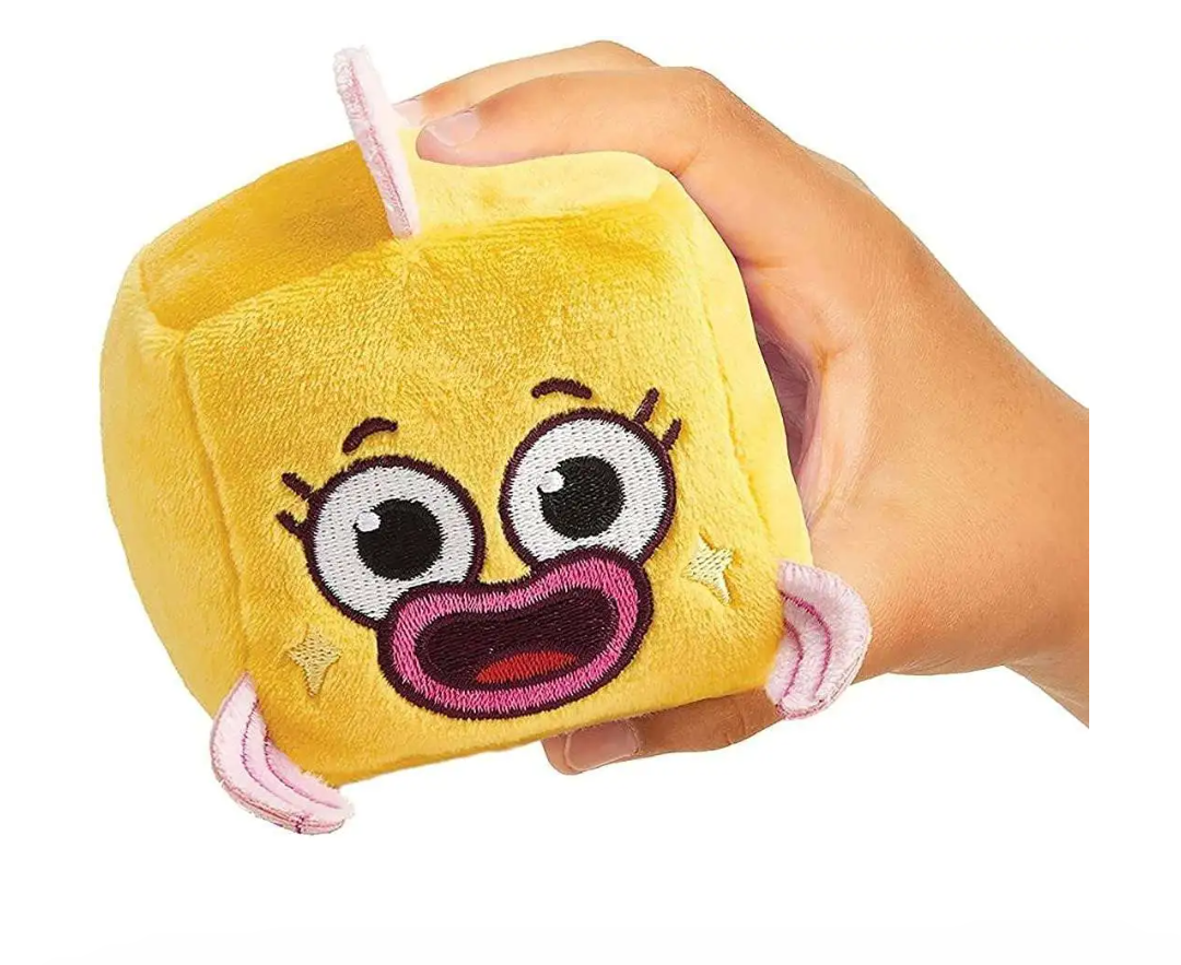 Pinkfong Baby Shark Goldie Plush Cube with Sound