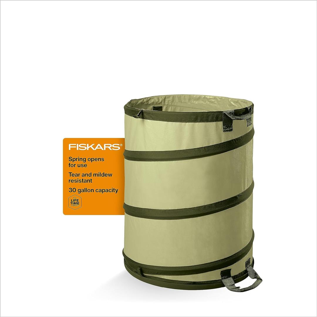 Fiskars Kangaroo Collapsible Garden Bag with Heavy Duty Hardshell Bottom for Yard Waste, 30 Gallon Reusable Container for Lawn Care and Gardening (1 Count (Pack of 1))