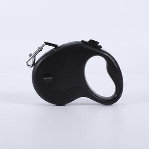 Maesopet Retractable Dog Leash, 360° Tangle-Free Dog Lead, Soft Grip, One-Hand Brake, Black