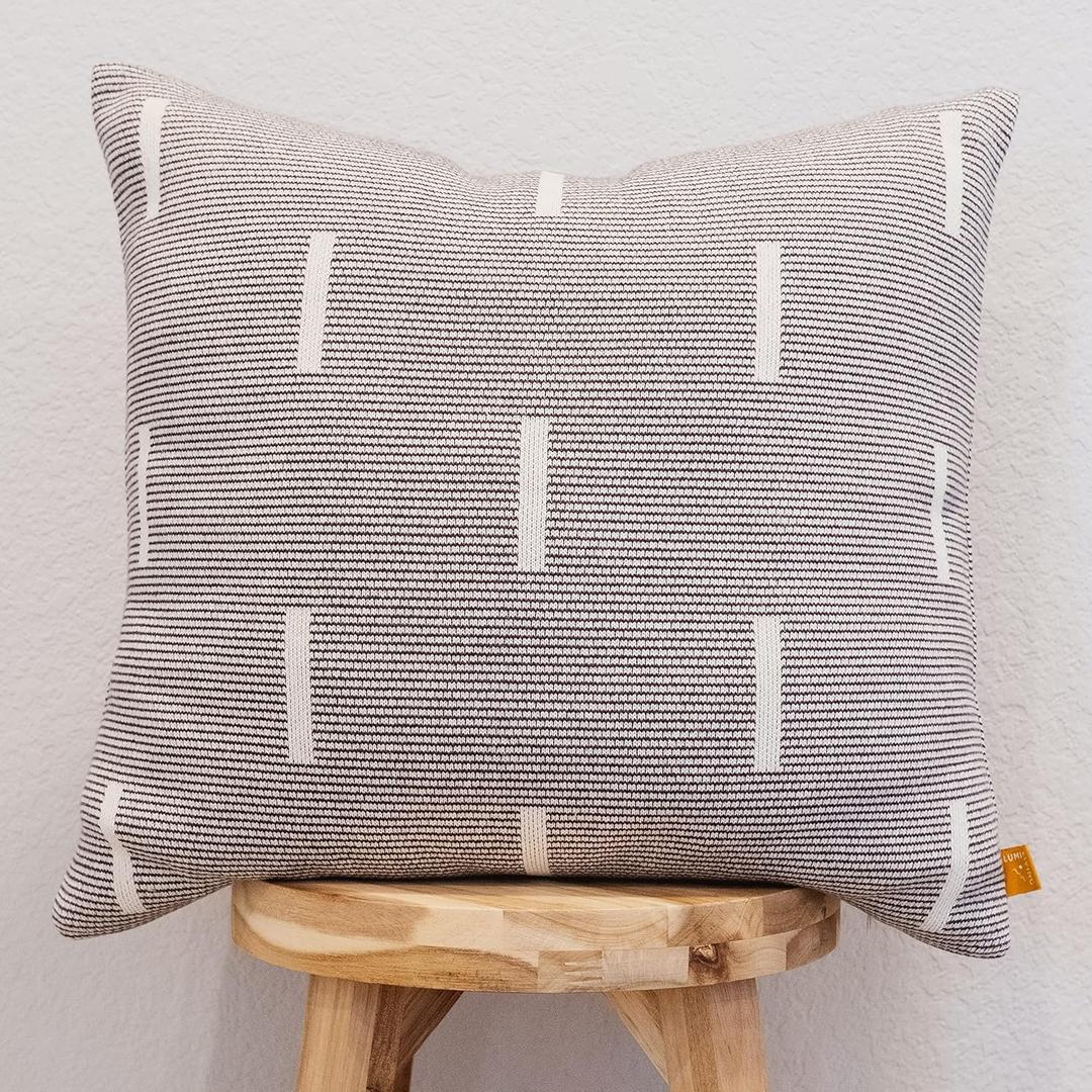 100% Cotton Knitted Soft Modern Geometric Dash Lines Throw Pillow Cover (Black & Cream, 20" x 20")
