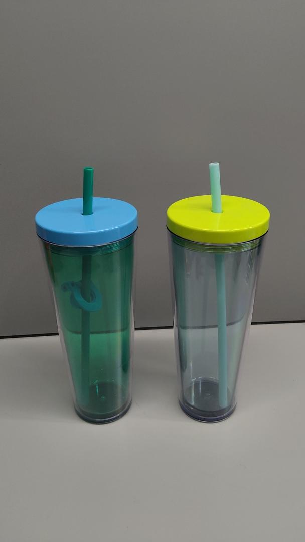 Clear Acrylic Tumbler with Straw and Lid 32 oz, Double Walled Insulated Reusable Plastic Iced Coffee Cup, To Go Cup Perfect for Parties, Birthdays, Fit in Cupholder, BPA Free, 2 Pack