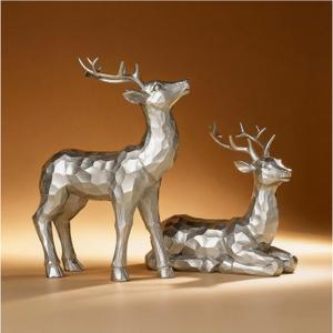 Simulated Deer Ornaments for Christmas Decoration, 2Pcs of Faceted Geometric Resin Deer Ornaments, Home Decoration, Christmas Ornaments (Silver)