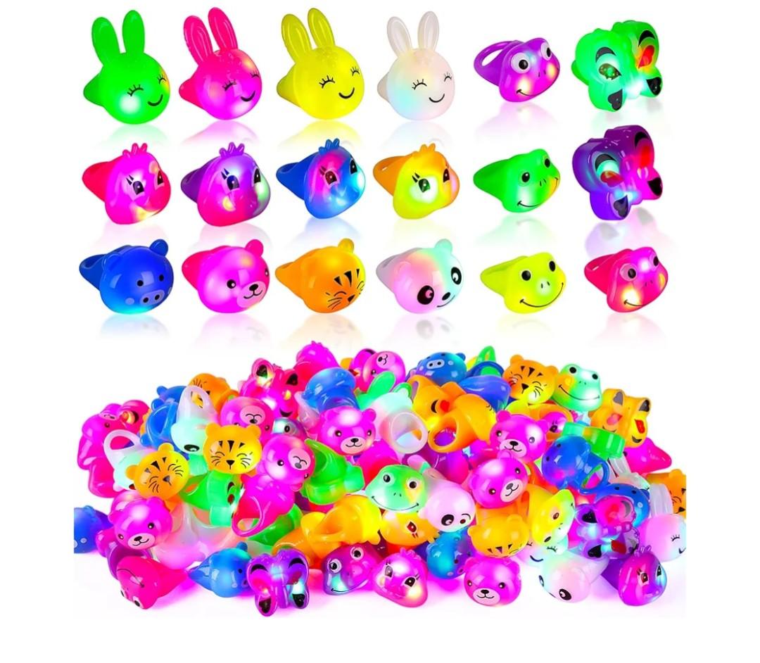 Leyndo 150 Pcs LED Light up Rings Party Favors Glow in the Dark, Animal Glow Rubber Rings Jelly LED Finger Lights for Kids Birthday Valentine's Day Goodie Bags Concert Shows Party Supplies(Animal)