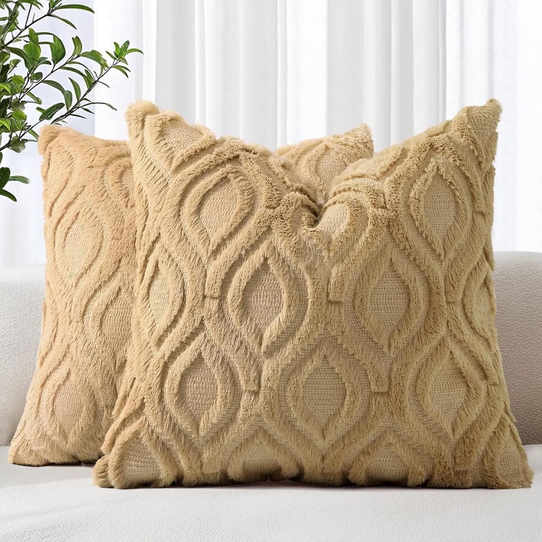 decorUhome Cozy Textured Throw Pillow Covers 18x18 Inch Set of 2, Soft Plush Faux Wool Light Brown Accent Couch Pillow Covers for Modern Farmhouse Sofa Bed Living Room