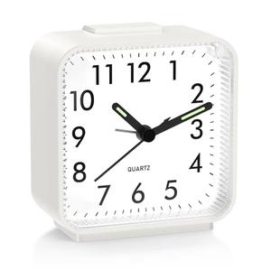 ORIA Analog Alarm Clock, Small Travel Alarm Clock, Quartz Movement Desk Clock with Light, Snooze Function, Increasing Alarm Sound, Battery Operated Alarm Clock for Elderly, Teen, White