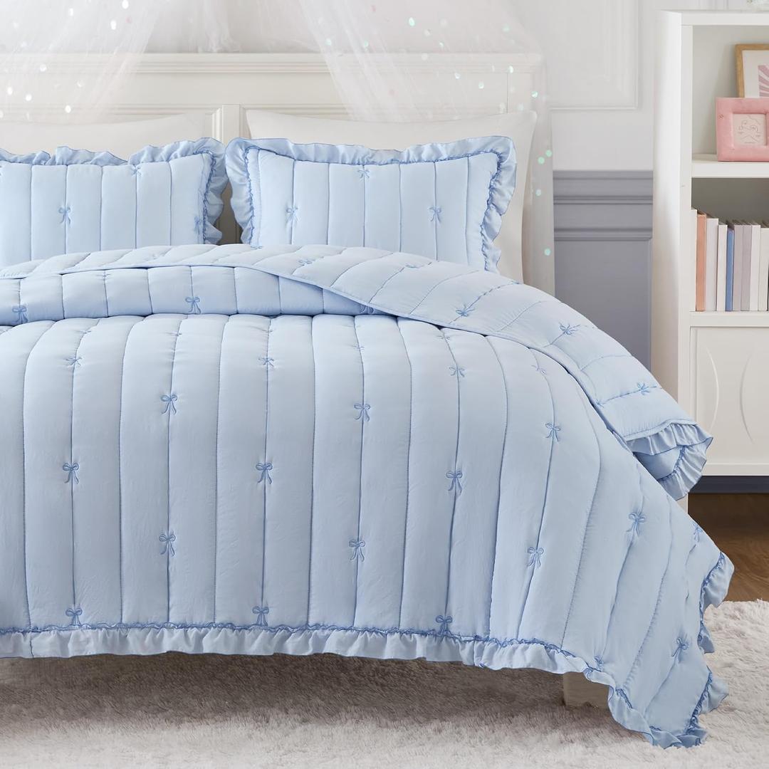 Intelligent Design Bow Embroidered Ruffle Blue Queen Quilt Set, 3pc | Bedding Full Size, Girls Bedroom, Cottagecore, Reversible, Down Alternative, Ultra Soft, All-Season, Lightweight