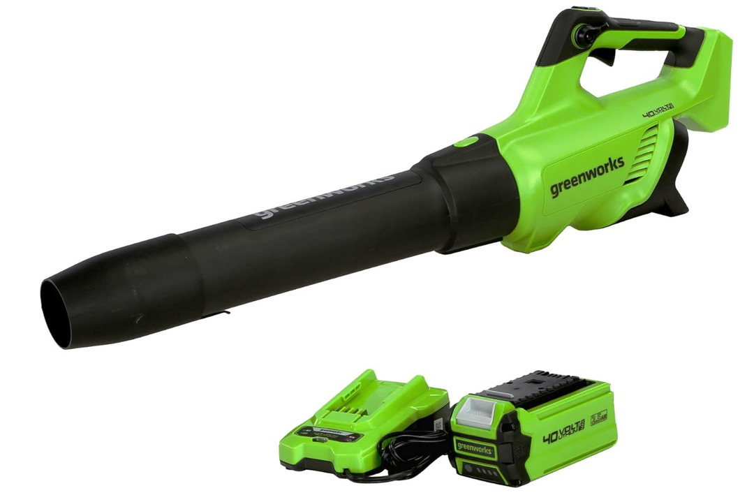 Greenworks 40V (120 MPH / 500 CFM) Leaf Blower, for damp autumn leaves, spring pollen, summer grass clippings, and winter debris across driveways, patios, Includes 2.5Ah Battery and Charger