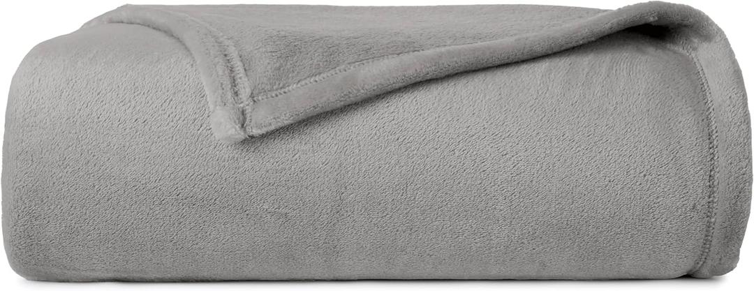 Casual Living Twin/Twin XL Fleece Blanket Fluffy Warm Cozy Bed Blankets for Dorm or Bedroom Decor Soft Plush Thick Fuzzy Oversized Big Throw for Couch Bed or Outdoor, 66-inch x 90-inch, Light Grey