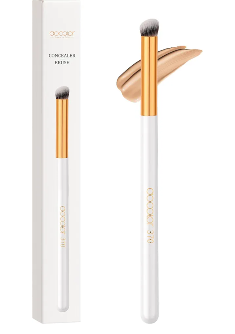 docolor Concealer Brush 370 Angled Concealer Brushes Under Eye Small Mini Concealer Angled Flat Top Kabuki Nose Contour Brush for Concealing Blending Setting