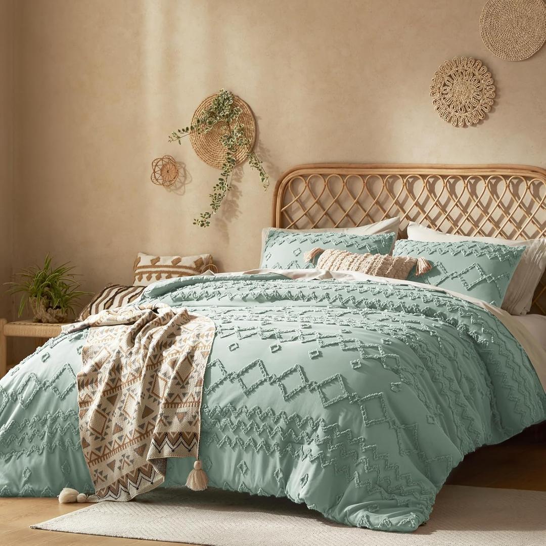 Tufted Boho Comforter Set Queen - Sage Green Comforter 3 Pieces Farmhouse Shabby Chic Embroidery Bedding for All Season,Soft Jacquard Queen Comforter with Comforter and Pillow Shams