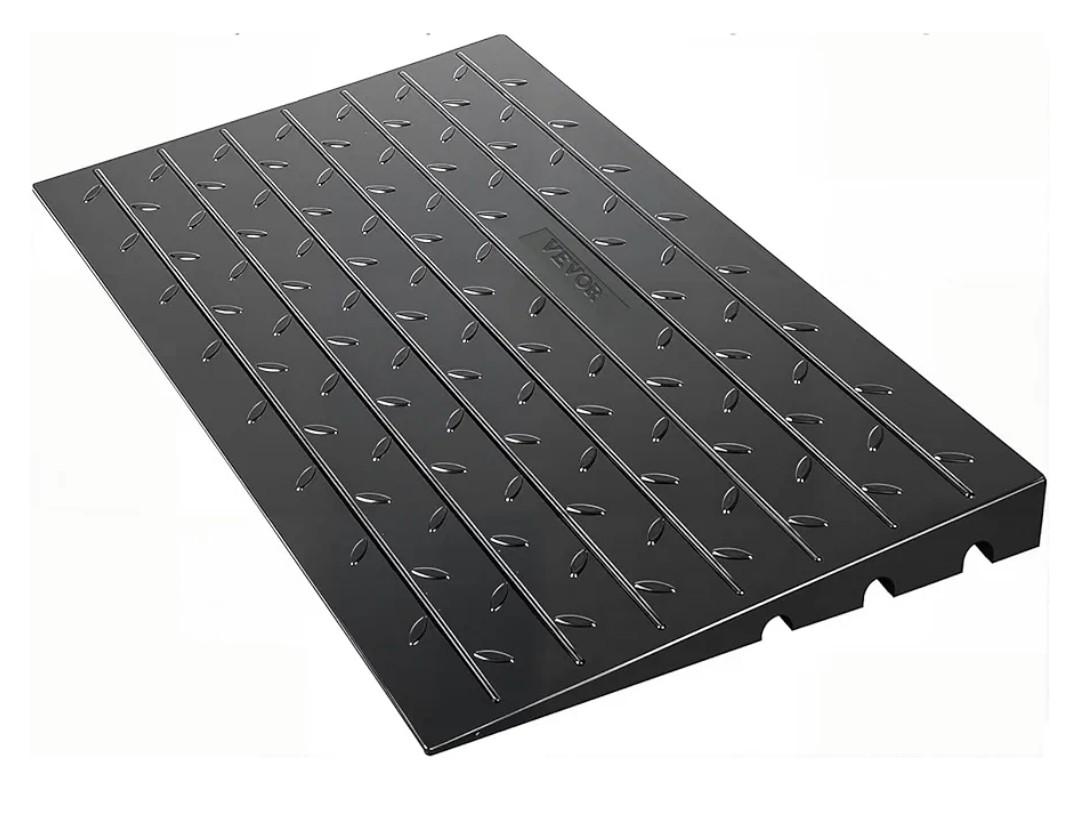 VEVOR 4" Rise Rubber Threshold Ramp, 3 Channels Cord Cover Wheelchair Ramp, No-Slip Surface, 2200 Lbs Load Capacity Rubber Ramp for for Home Doorways Driveways Curb