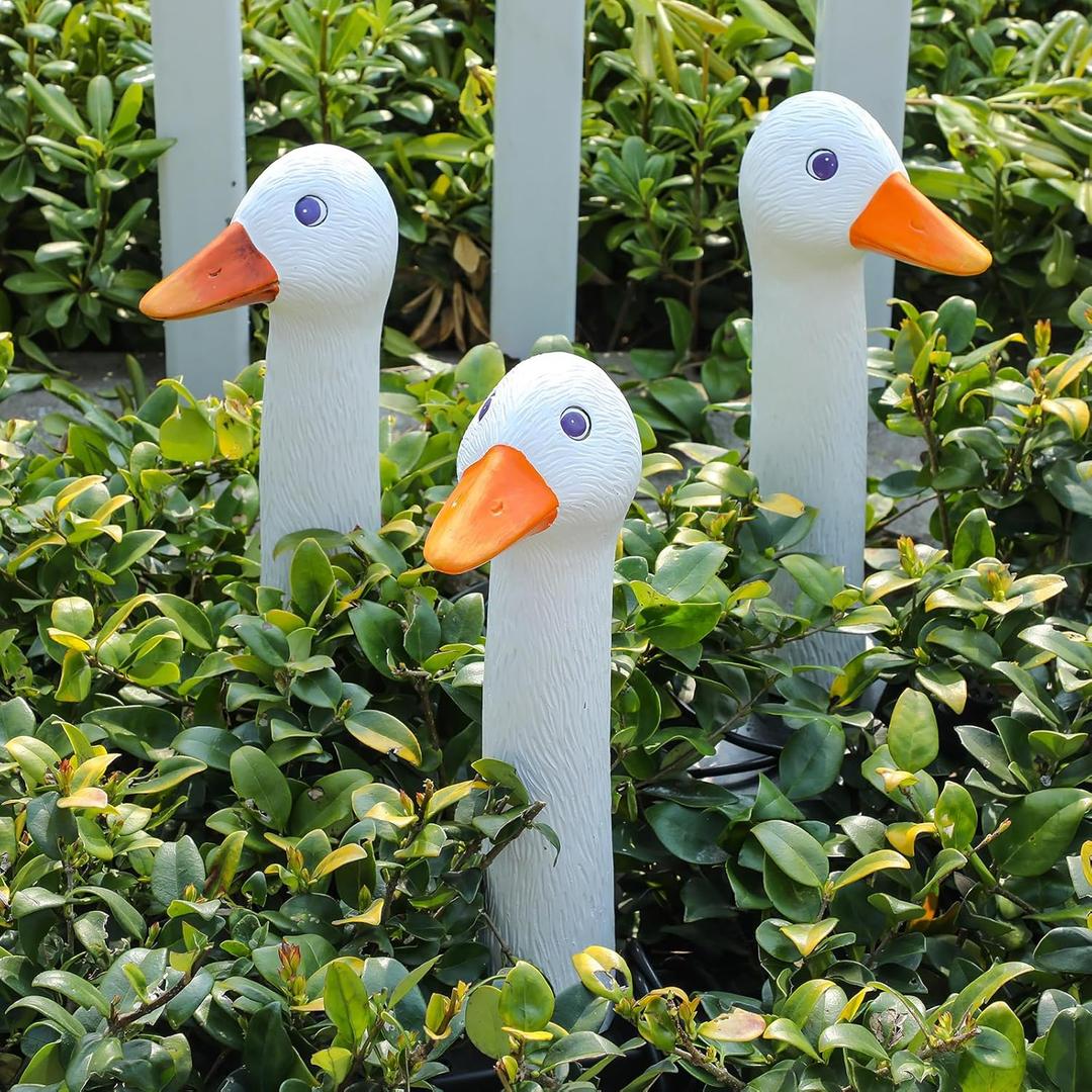 Suzile 1 Piece Porch Goose Statue Goose Decorative Garden Stake Funny Porch Goose Resin Garden Lawn Yard Decor Gifts for Home Outdoor Patio