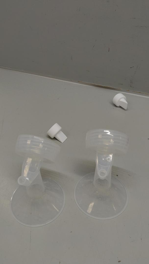 Motif Medical Luna Breast Pump Flange - Comfortable Breast Pump Flanges for Better Milk Flow & Pumping Ease - Ideal Flange Insert for Breastfeeding Moms (2 Shields, 21 mm)