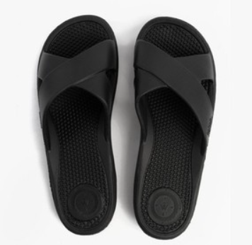 EVERYWEAR ARA CROSS SLIDE BLACK 8