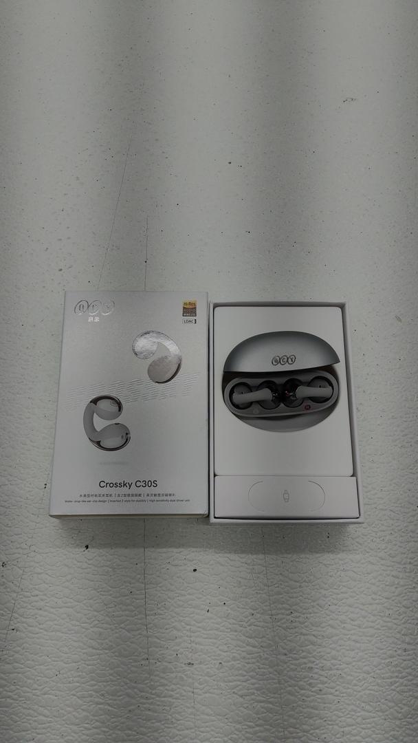 QCY Crossky C30S Open Ear Earbuds, Ultra-Comfort Clip On Ear Buds Wireless Bluetooth 6.0, LDAC Hi-Res Audio, Deep Bass, 40H Playtime, Fast Charging, IPX5 Waterproof Sports/Running Earphones