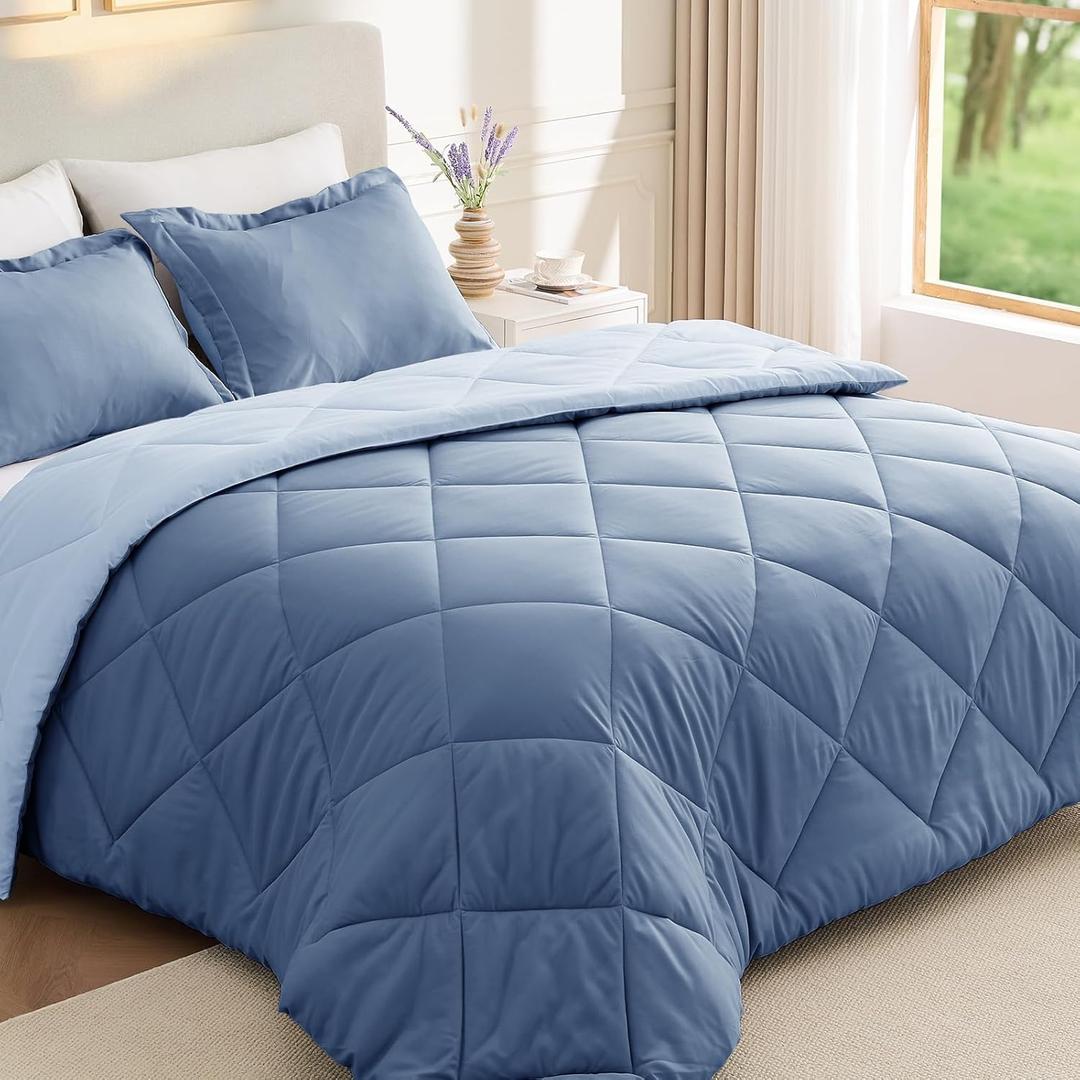 JOLLYVOGUE King Size Comforter Set, Ultra Soft Reversible Bedding for All Seasons, 3 Pieces Down Alternative Bed Set Includes 1 Lightweight Comforter and 2 Pillow Shams, Blue/Light Blue