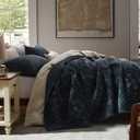 California King Size Velvet Quilt Set (118"x106"), Luxurious Diamond Quilted Stitching, Lightweight Soft All-Season Bedspread Set with 2 Pillow Shams, Blue Grey