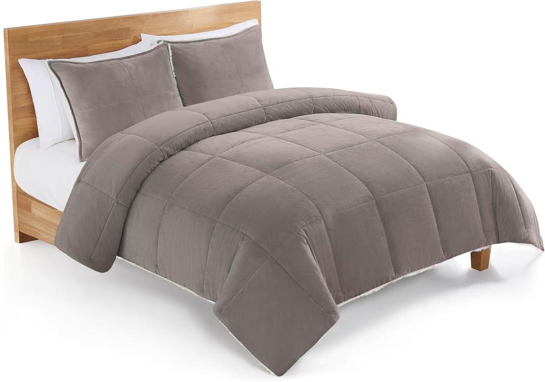 UGG Blissful Full/Queen Comforter Set with 2 Pillow Shams Reversible White Comforter Plush Fluffy Warm Bed Set Premium Down Alternative Bedding for College Dorm Essentials, Full/Queen, Seal Gray (Grey)