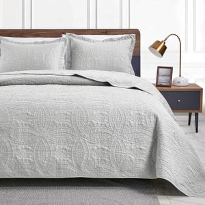 Love's cabin Quilts for Queen Bed Light Grey Bedspreads Bedding Set - Summer Quilt Lightweight Microfiber Bedspread - Coin Pattern Bedding Coverlet for All Season - 3 Piece (1 Quilt, 2 Pillow Shams) (Full/Queen (90"x96"))