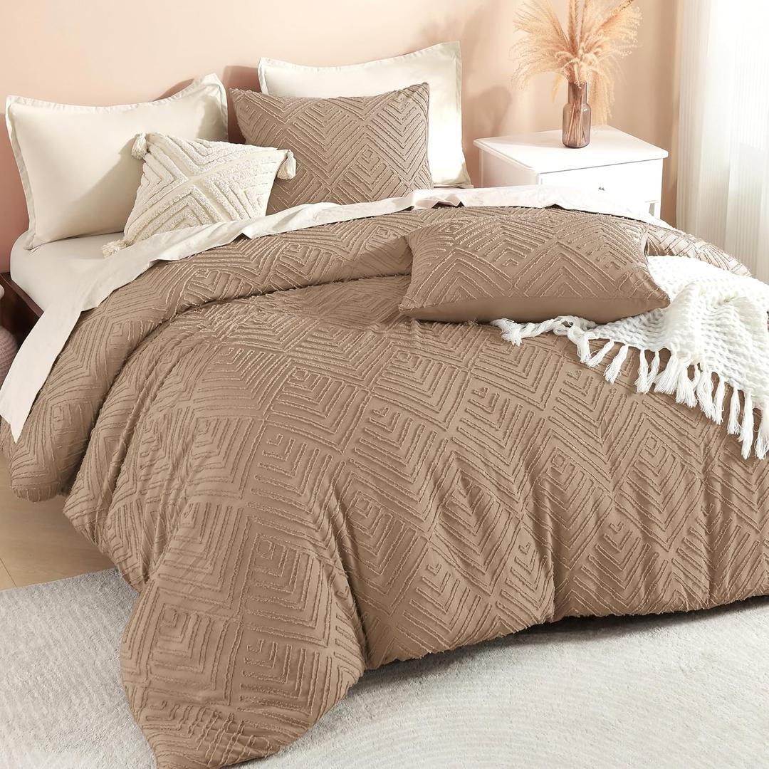 Litanika Oversized King Comforter Set Taupe, 3 Pieces Tufted Boho Farmhouse Bedding Comforter Set, Lightweight Fluffy All Season Comforter Set (120x98In Comforter & 2 Pillowcases)