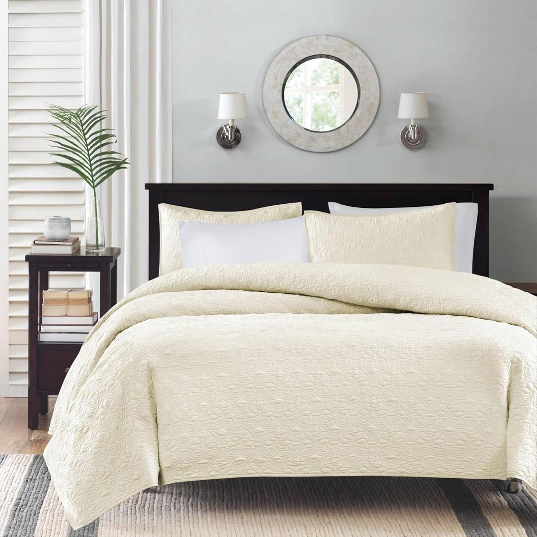 Madison Park Quebec Quilt Set - Luxurious Damask Stitching Design, Cotton Filled Lightweight Coverlet Bedspread Bedding, Shams, Twin/Twin XL(68"x90"), Cream 2 Piece