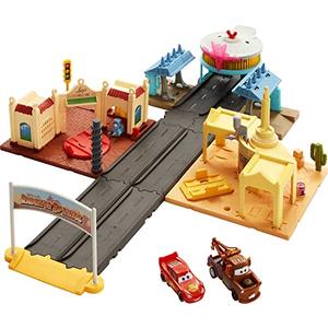 Mattel Disney and Pixar Cars On The Road Playset with 2 Toy Vehicles & Light-Up Countdown, Includes Lightning McQueen & Mater Truck