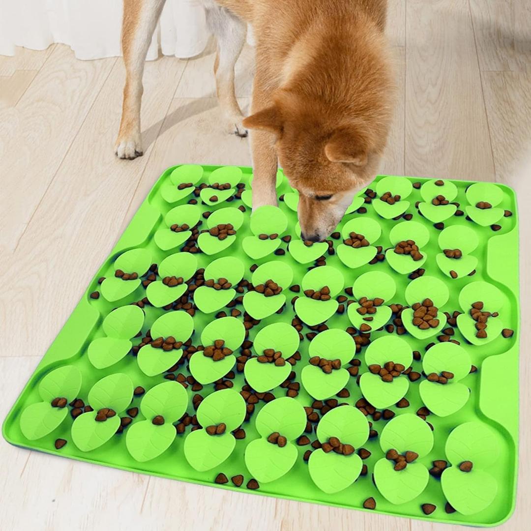 Large Silicone Snuffle Mat for Small Medium Large Dogs Slow Down Eating,Slow Feeder Lick Mat for Dry Wet Food for Pet Encourages Natural Foraging Skill,Relieving Stress (Green) (Green-L (16.3x16.3in))