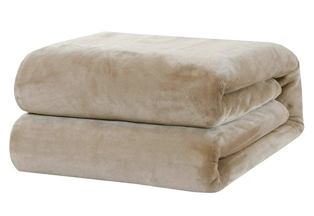 BOURINA Fleece Blanket Flannel Throw Blanket (Beige,Throw Size) Lightweight Cozy Microfiber Blanket for Sofa, Couch, Bed