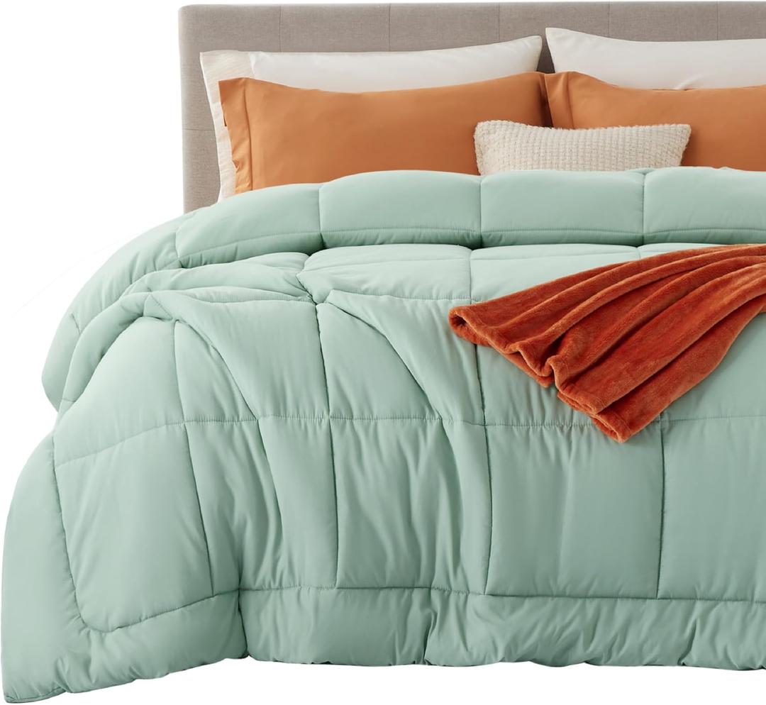 Bedsure Comforter Duvet Insert - Quilted Comforters King Size, All Season Duvet, GentleSoft Down Alternative Bedding, with 8 Tabs, Gifts for Women/Men, Sage Green, King 90 x 102 Inches