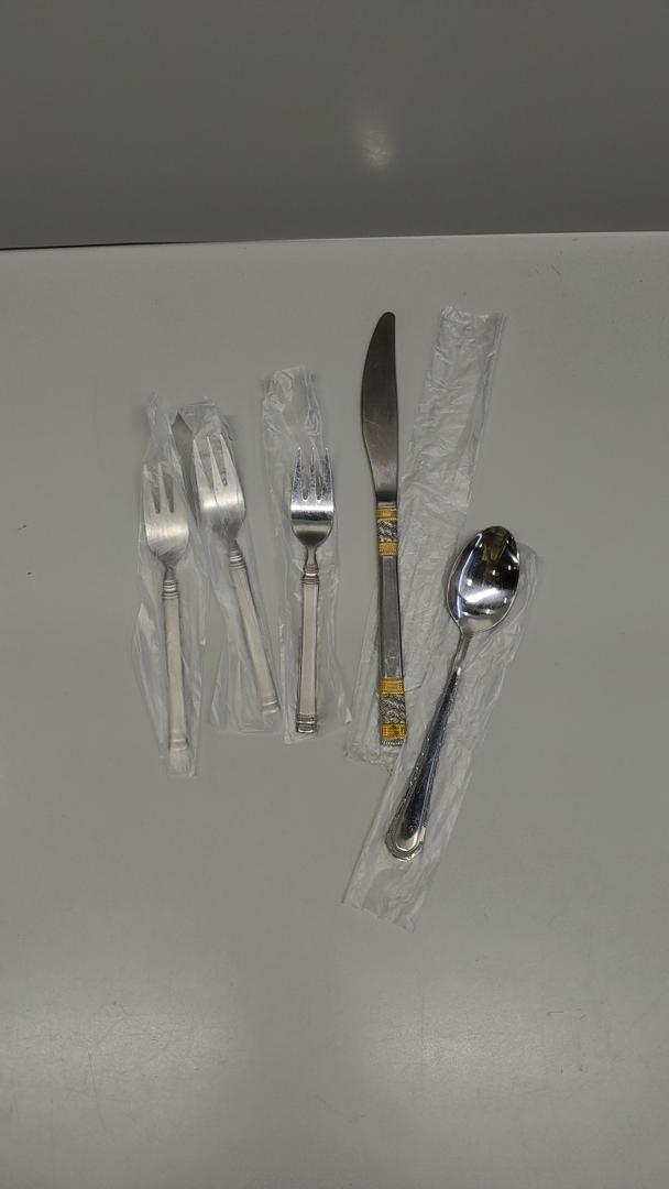 Utensils 3 Forks, One Knife, And One Spoon (Silver/Gold)