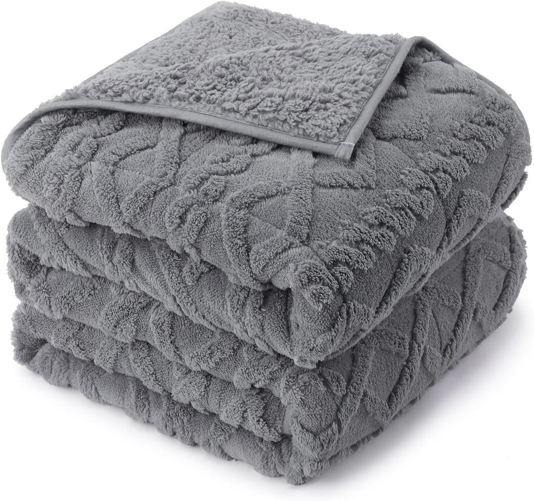 Drewin Fleece Weighted Blanket Queen Size (60" x 80" 12lbs, Grey), UltraComfy Furry Sherpa Heavy Blanket, 3D Jacquard Cable Pattern Weighted Blankets for Adults, Sofa Bed Blanket for Winter