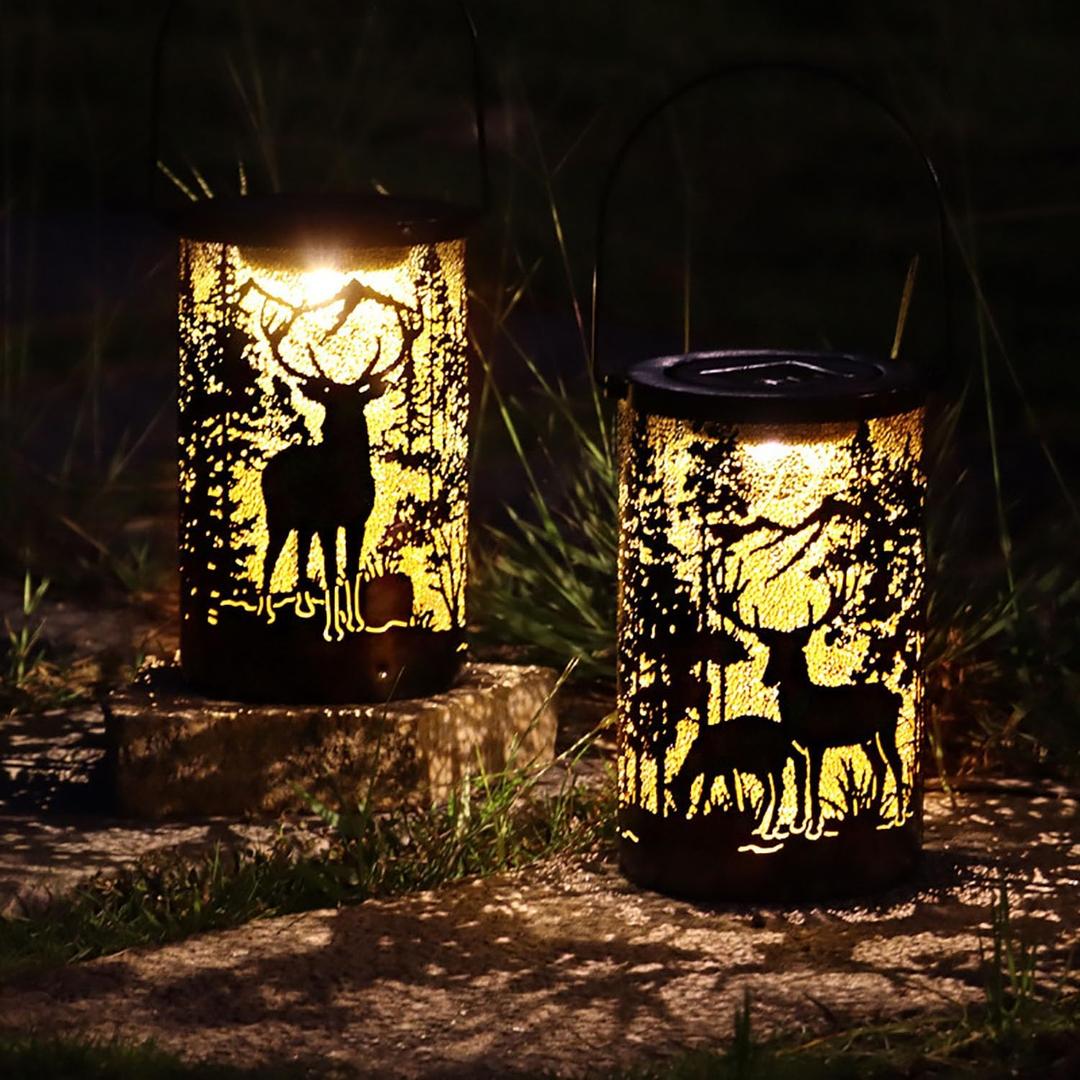 1-Pack Solar LED Lantern Outdoor Hanging Lamp Wrought Iron Deer Solar Light Etching Hollow Lamp Projection Camping Atmosphere Garden Landscape Light for Garden, Walkway, Patio