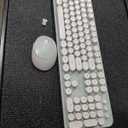 Wireless Keyboard and Mouse Combo, Ergonomic Full Size Typewriter Retro Round Keycaps Keyboard, Compatible with Windows, PC, Perfect for Home and Office Keyboards (Green）