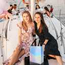 18 Pcs Glossy Iridescent Small Gift Bags Bulk, 8x3.9x9.8 In Non-woven Party Bags for Present with Sturdy Bases for Birthday, Wedding, Easter, Party, Holiday