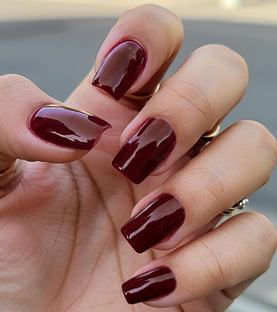 Morily Dark Red Press on Nails Short, Square Shaped Gloosy Fake Stick on Nails for Women in 16 Sizes, 32 Pcs Reusable Full Cover Artificial False Fingernails