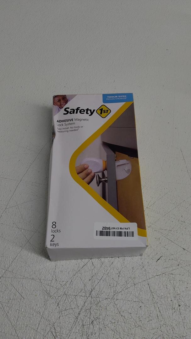 Safety 1st Adhesive Magnetic Lock System, 4 Locks And 1 Key