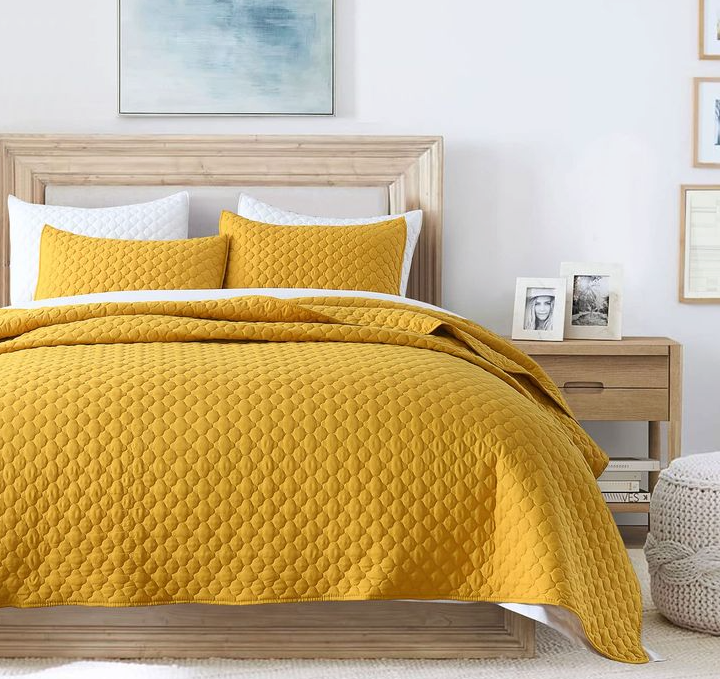 HORIMOTE HOME Yellow Quilt Twin Size, Lightweight Quilt for Summer Ultra-Soft Microfiber Modern Style Quilted Clouds Pattern Bedspread Quit Set 2 Pieces (1 Quilt and 1 Pillow Sham)