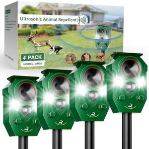Solar-Powered Ultrasonic Animal Repellent with Motion Sensor, Waterproof Deer Repellent Device with LED Flashing Lights, Perfect for Outdoor Yards, Effective to Repel Deer, Coyotes, Raccoons, and Cats