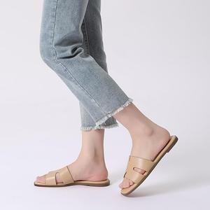 Rihero Women's Dressy Flat Sandals Comfortable Slip On Leather Slide Sandals, Nude 10