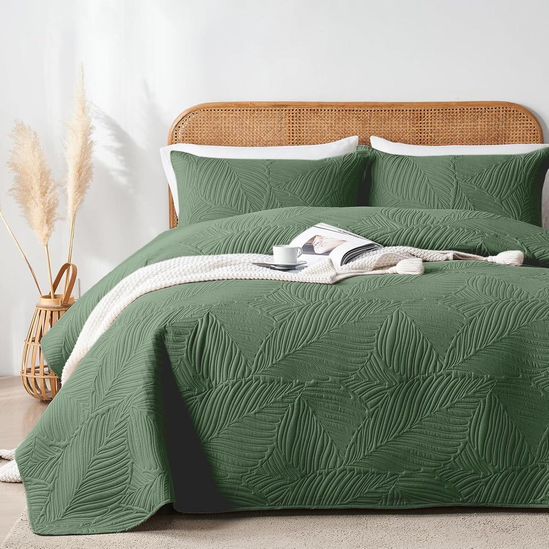 OARAGE Queen Quilt Bedding Set Soft Lightweight Olive Green Bedspread with Leaf Pattern, Ultrasonic Microfiber Bed Coverlet Full Size for All Season (1 Quilt, 2 Shams)