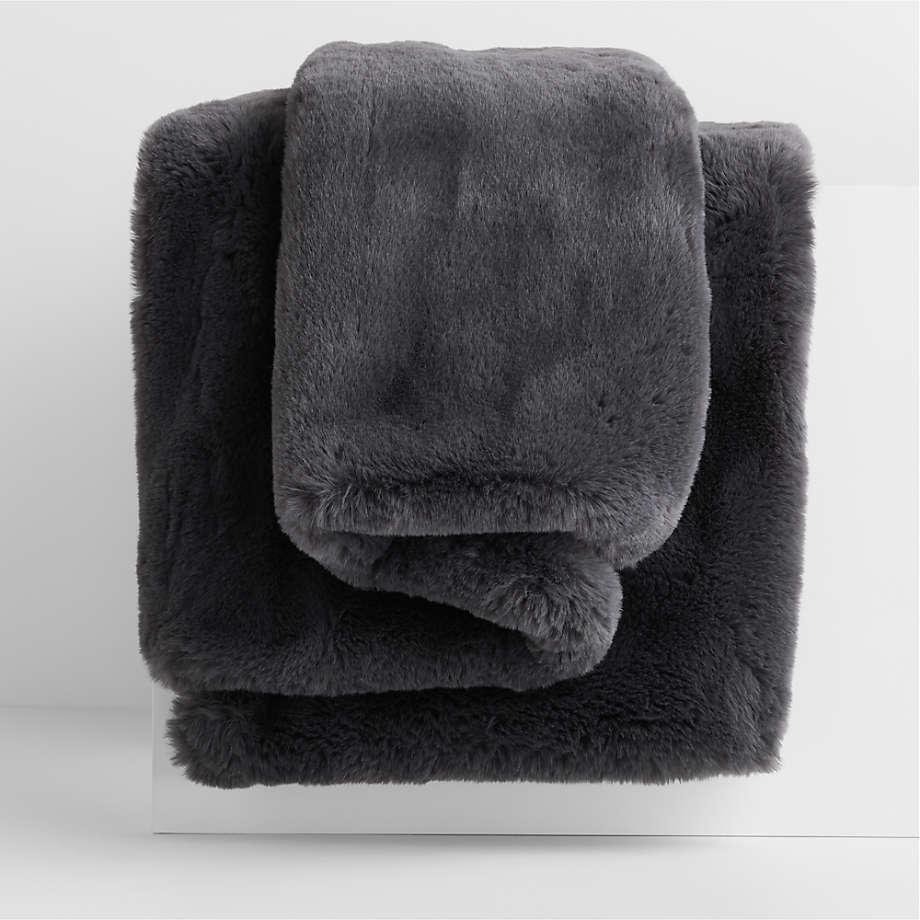 Atelier Luxury Fax Fur Throw- Oversize 50x70in