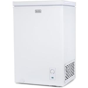 BLACK+DECKER 2.7 Cu. Ft. Compact Chest Freezer, Deep Freezer Holds Up To 94.5 Lbs. of Frozen Food, Removable Storage Basket, BCFK276, White